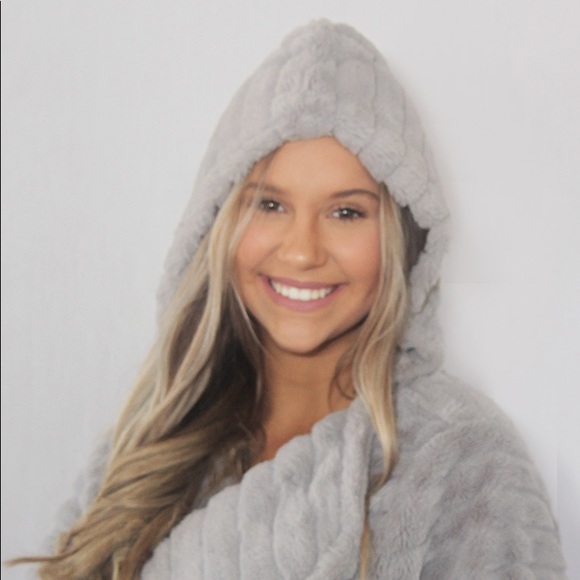 Dreamers Sleepwear Other - Silver Minky Bathrobe wrap uneven hem asymmetrical